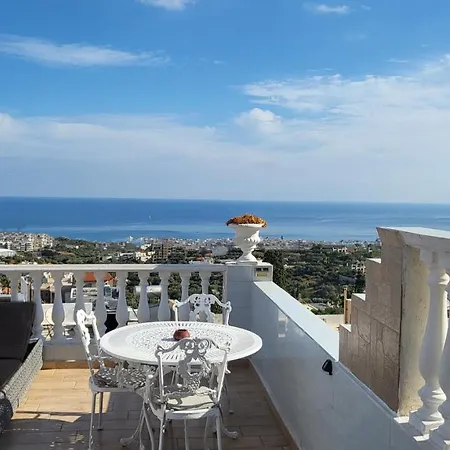 Charming Studio In Heraklion Prefecture With Private Entrance And Scenic Views شقة *